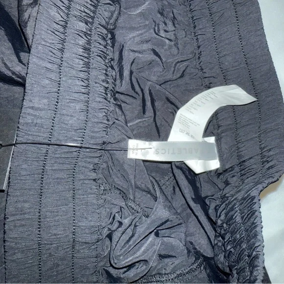 Fabletics Woven Crinkle Pant sz L NEW! - Picture 7 of 12